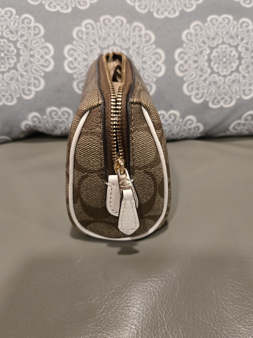 Coach Signature Canvas Zip Cosmetic Case - Khaki/Tan NWOT - Picture 3 of 13